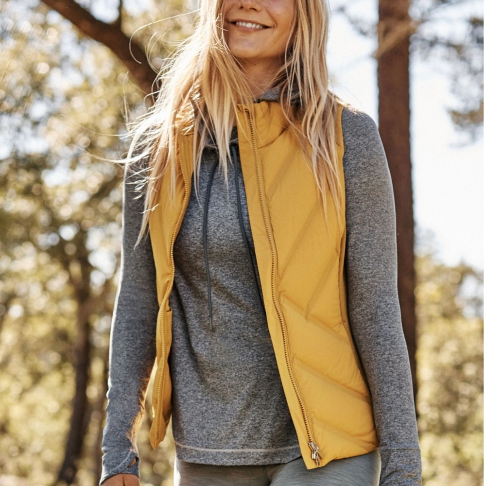 Athleta inlet vest ( mustard yellow)